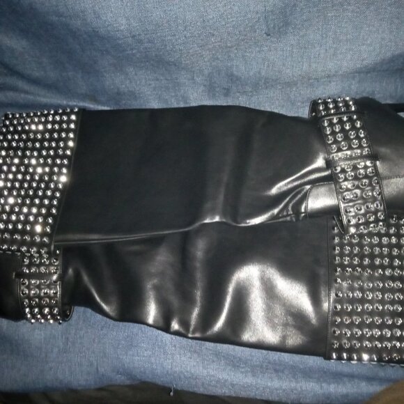 AZALEA WANG " STUDDED STALLION " SILVER STUDDED BLACK BOOT(BRAND NEW !!!… - Picture 7 of 8